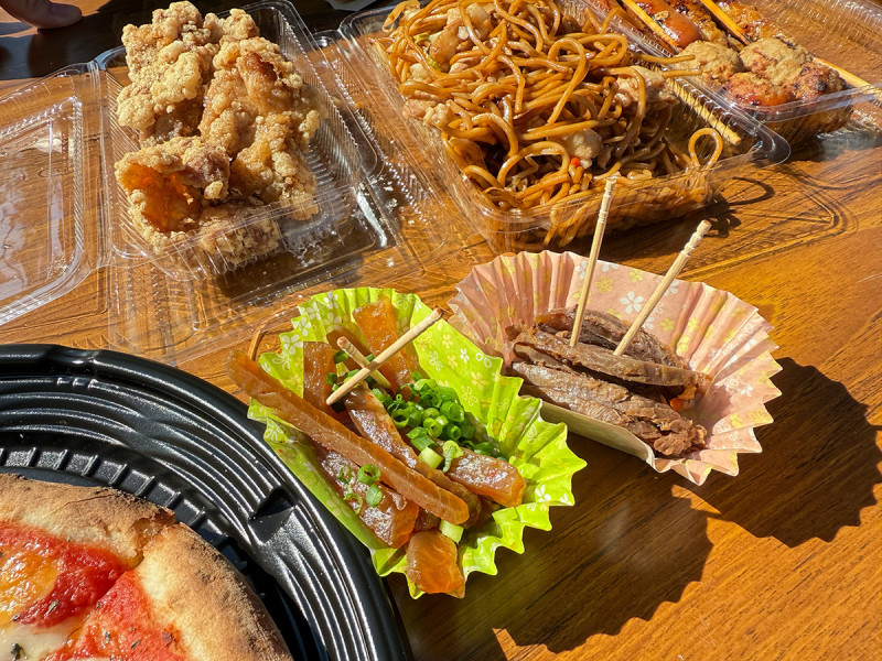 地元の人気店フード