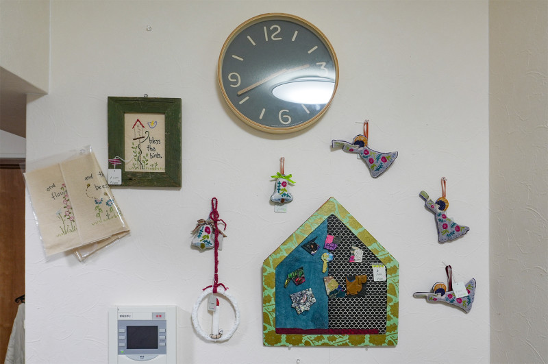 手作りのアンティーク調の壁の装飾